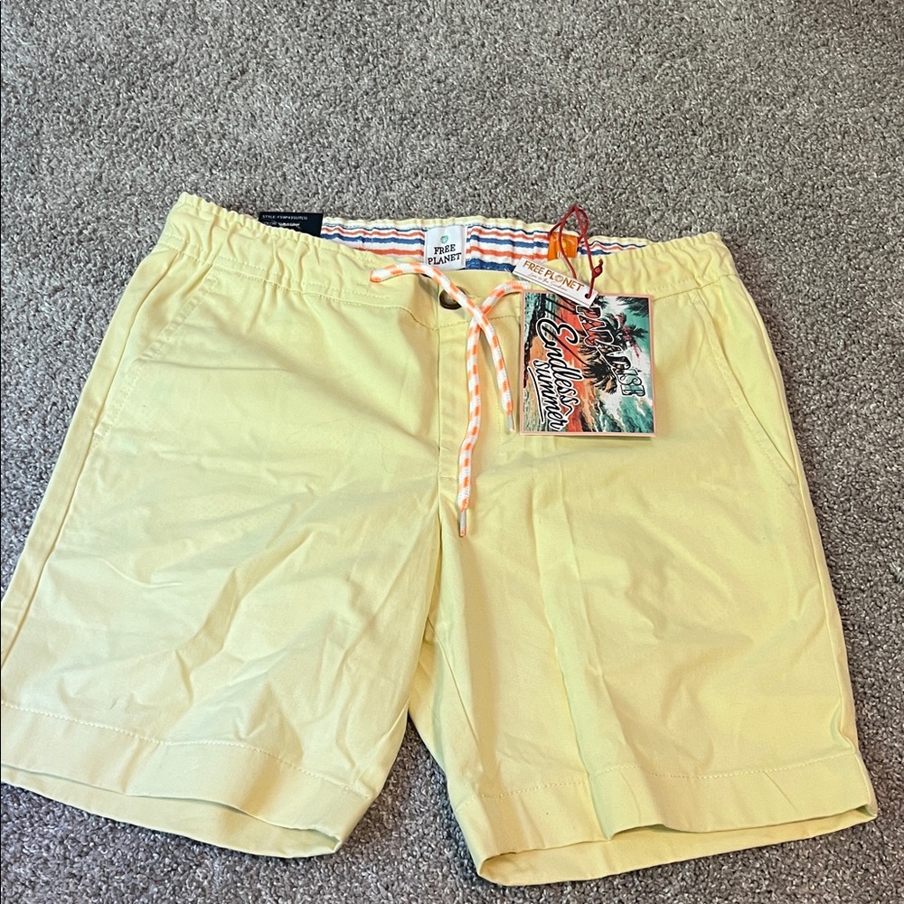 NWT MENS XS FREE PLANET STRETCH TWILL YELLOW SHORTS